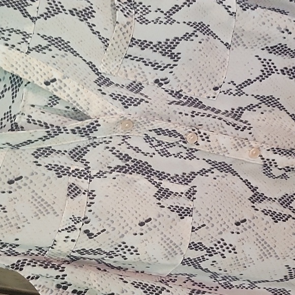 Express Snake Print Button up Tank - Picture 4 of 4